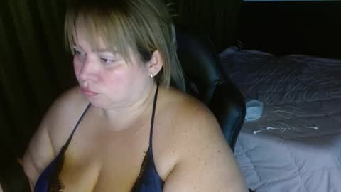 Snapshot of allegra_ferragamo chatting on December 29, 12:30 am Ale online show from December 29, 12:30 am