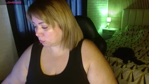 Snapshot of allegra_ferragamo chatting on February 16, 9:38 pm Ale online show from February 16, 9:38 pm