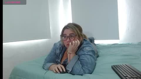 Snapshot of allegra_ferragamo chatting on October 2, 6:17 pm Ale online show from October 2, 6:17 pm