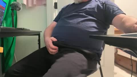 Allergictolove online show from December 20, 1:56 am