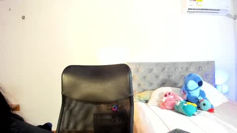 allie jones online show from April 22, 9:22 pm