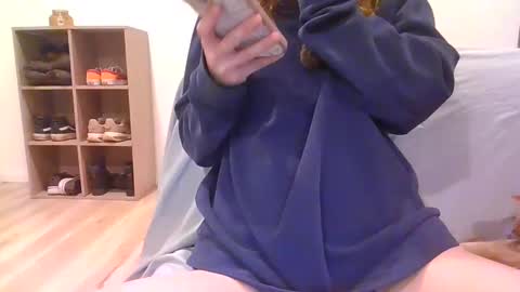 alliebearx online show from March 7, 3:08 am