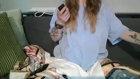 alliebearx online show from May 9, 2:50 am