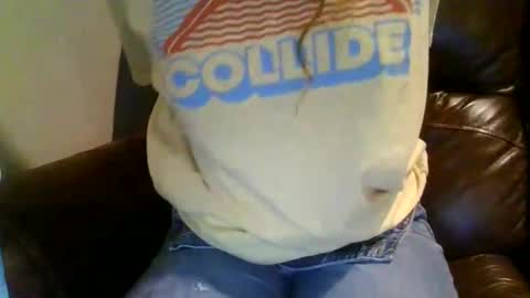 alliebearx online show from December 17, 2:40 am