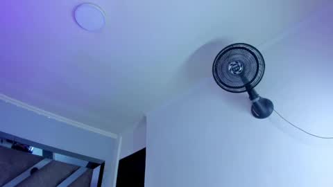 Snapshot of allijadid chatting on February 27, 1:49 pm online show from February 27, 1:49 pm