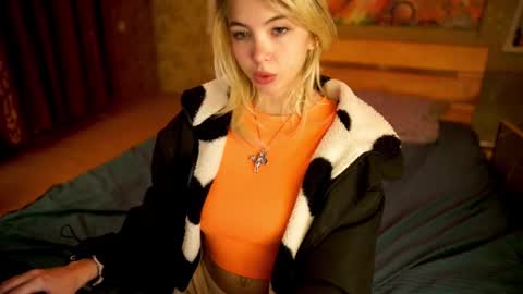 Snapshot of allison_cuty chatting on October 4, 8:06 pm Allison online show from October 4, 8:06 pm