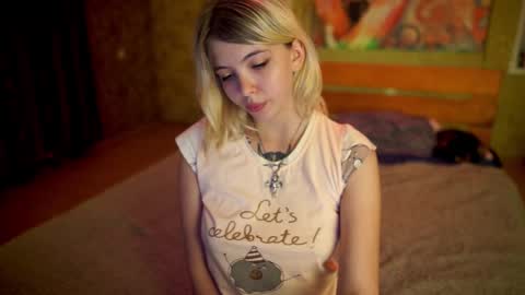 Snapshot of allison_cuty chatting on October 8, 9:32 pm Allison online show from October 8, 9:32 pm