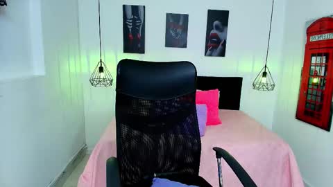 allison_dubois online show from November 20, 6:23 am