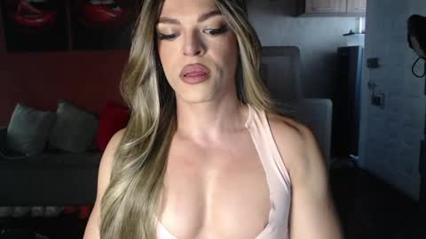 Allison Victoria online show from May 1, 12:32 pm