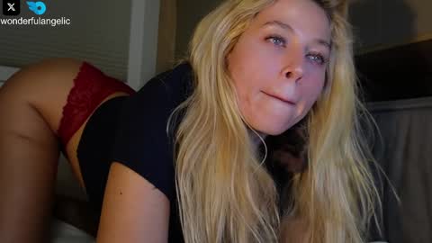 Snapshot of allissonhotbb chatting on October 16, 8:51 pm allissonhotbb online show from October 16, 8:51 pm