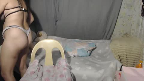 Snapshot of alluring_bobbies chatting on March 4, 7:43 pm dhiharu online show from March 4, 7:43 pm