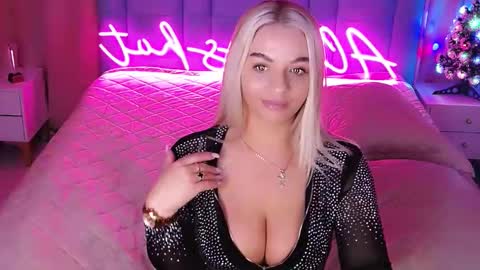 AlwaysHot online show from December 17, 2:29 am