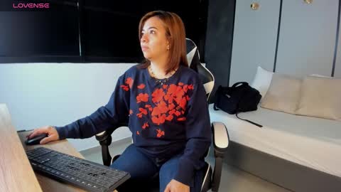 ALMA FENIX  online show from October 17, 12:20 pm