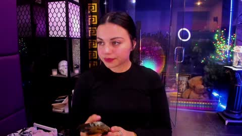 Snapshot of alma_pearl chatting on October 11, 9:36 am Alma online show from October 11, 9:36 am