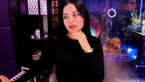 Snapshot of alma_pearl chatting on September 24, 5:58 am Alma online show from September 24, 5:58 am