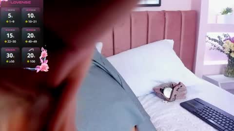 alma_x_ online show from March 25, 2:35 pm