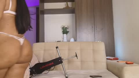 Alma Castillo online show from May 24, 1:46 am