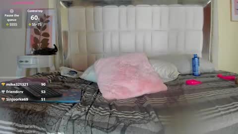 Snapshot of almasaennz chatting on March 9, 8:40 am online show from March 9, 8:40 am