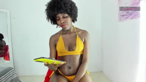 Snapshot of almasaennz chatting on January 16, 7:10 pm online show from January 16, 7:10 pm