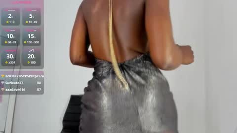 Snapshot of almasaennz chatting on February 11, 9:56 pm online show from February 11, 9:56 pm