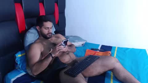 Snapshot of alonxoo chatting on February 21, 12:27 am alonxoo online show from February 21, 12:27 am