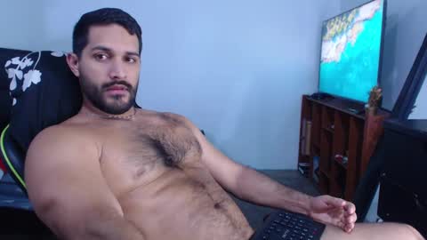 Snapshot of alonxoo chatting on December 10, 2:16 am alonxoo online show from December 10, 2:16 am