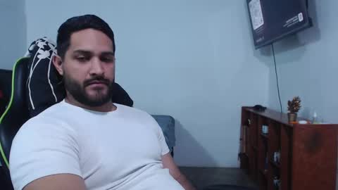 Snapshot of alonxoo chatting on September 11, 12:12 am alonxoo online show from September 11, 12:12 am