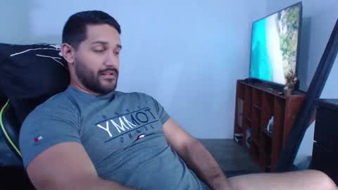 Snapshot of alonxoo chatting on December 5, 1:20 am alonxoo online show from December 5, 1:20 am