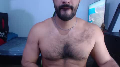 Snapshot of alonxoo chatting on December 8, 4:11 am alonxoo online show from December 8, 4:11 am
