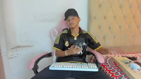alpha_marcus online show from April 28, 3:22 am