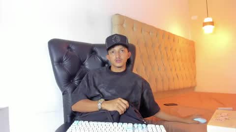 alpha_marcus online show from May 23, 6:31 am