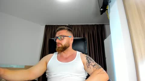 Alphaalexxx Lets reach Me 100 thumbs up online show from June 12, 6:51 pm