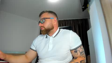 Alphaalexxx Lets reach Me 100 thumbs up online show from June 24, 7:21 pm