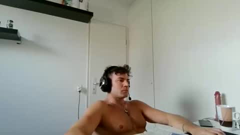 alphah_hunk online show from March 27, 2:18 pm