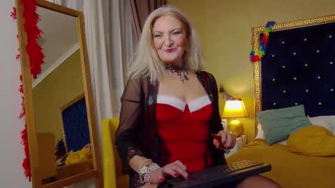 Alura Jenson online show from December 22, 8:48 pm