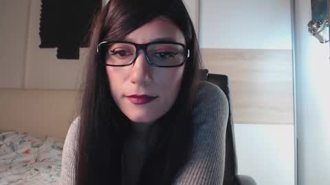Snapshot of alycetn chatting on December 5, 1:55 pm Alice online show from December 5, 1:55 pm