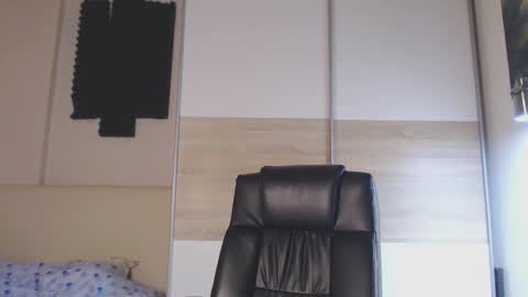 Snapshot of alycetn chatting on January 29, 2:00 pm Alice online show from January 29, 2:00 pm