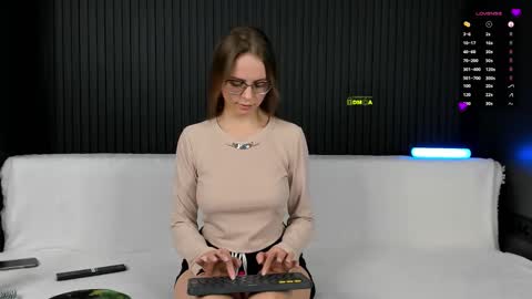 Alena online show from February 3, 2:32 pm