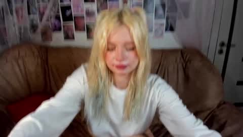 Alysa   7GMT  online show from January 15, 11:35 pm