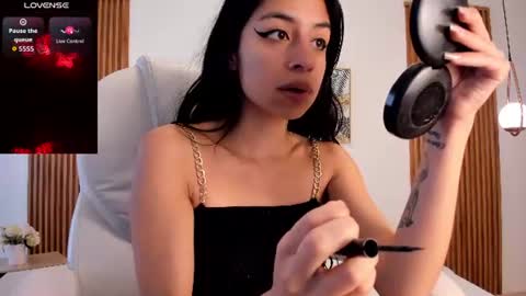 alyssabeauty_ online show from June 30, 6:39 pm