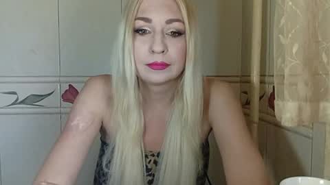 Alyssaqessy online show from July 19, 1:36 pm