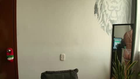 alyssia wolds online show from November 10, 11:24 am