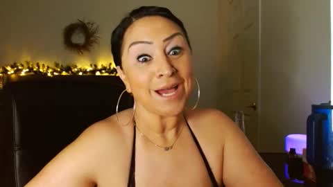 Alyssiaamorexo online show from December 17, 8:15 pm