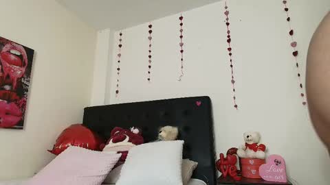 Snapshot of amabella_w chatting on February 20, 10:59 pm Isabella online show from February 20, 10:59 pm