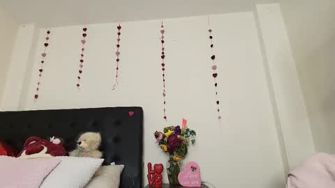 Snapshot of amabella_w chatting on February 20, 7:52 pm Isabella online show from February 20, 7:52 pm