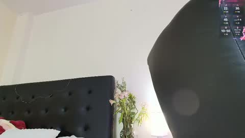 Snapshot of amabella_w chatting on March 11, 1:59 am Isabella online show from March 11, 1:59 am