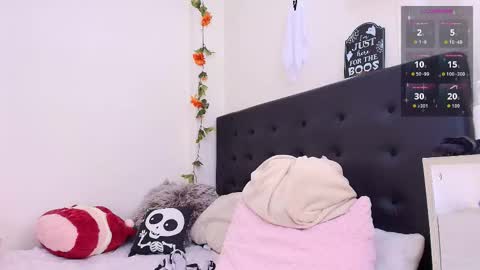 Snapshot of amabella_w chatting on October 19, 7:07 pm Isabella online show from October 19, 7:07 pm
