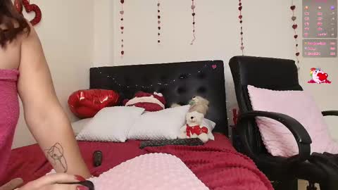 Snapshot of amabella_w chatting on February 17, 10:49 pm Isabella online show from February 17, 10:49 pm