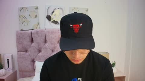 Amadeo Wild online show from February 6, 12:15 pm