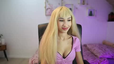 Amai  Liu online show from November 8, 7:17 pm